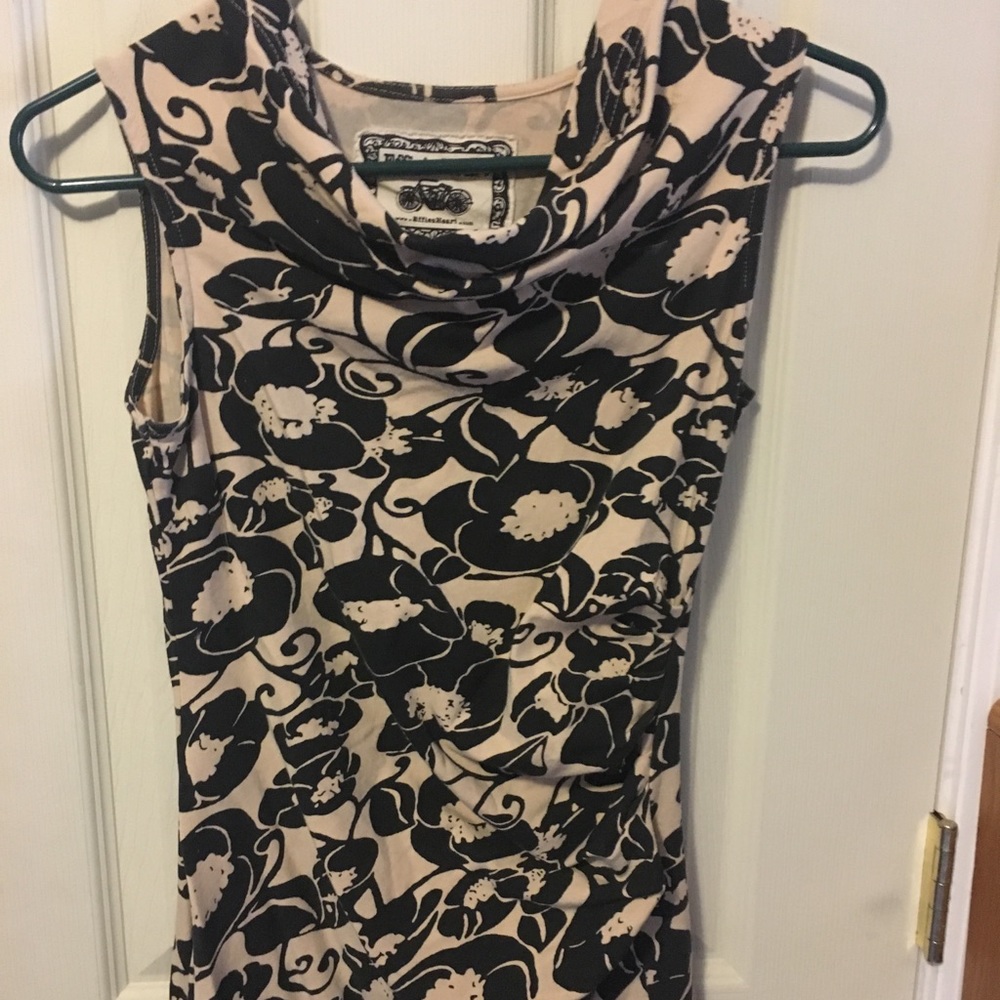 Effie’s Heart shirt size m